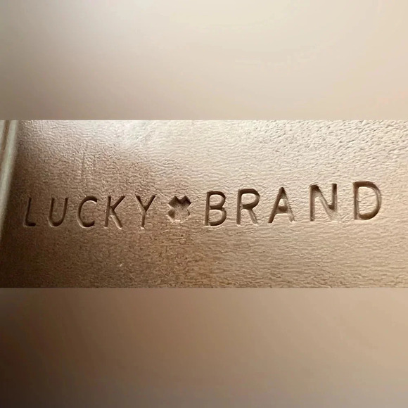 Lucky Brand | ladies Overandie block heel sandal. Size: 10M/42 - Picture 14 of 15